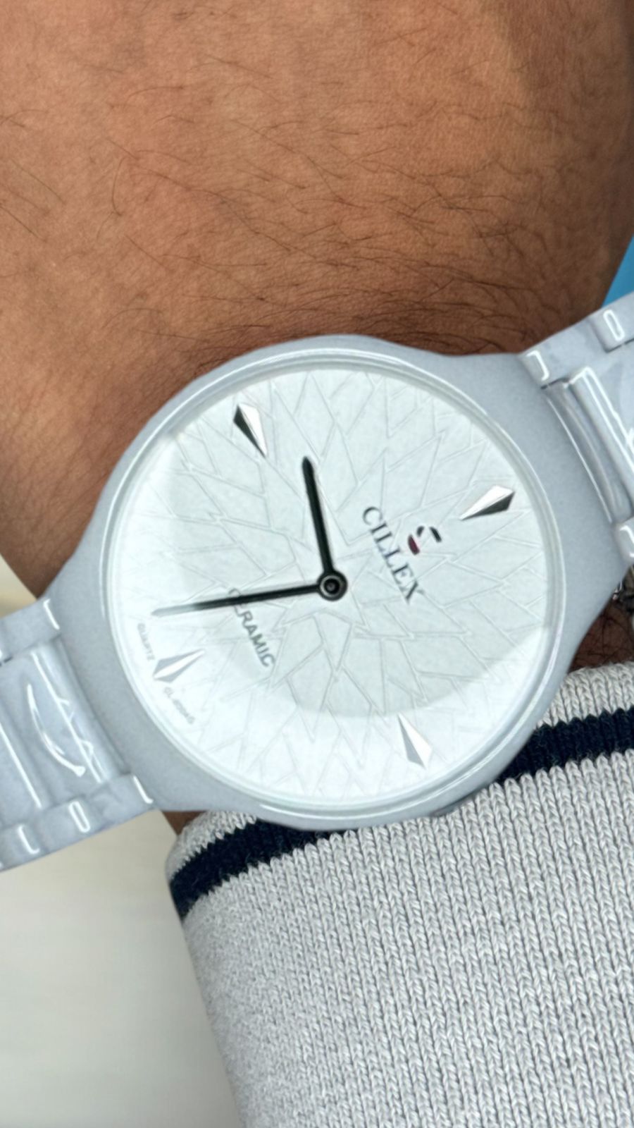 Ceramic Couple’s Watch Set – Textured Geometric Dial